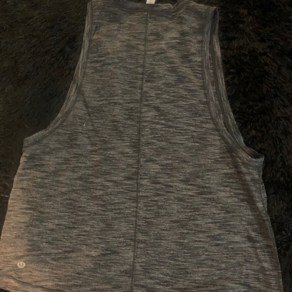 Lululemon muscle tank size 6 heather grey worn 1x